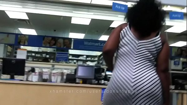 Candid: Stacked Black Woman with Basketball Booty