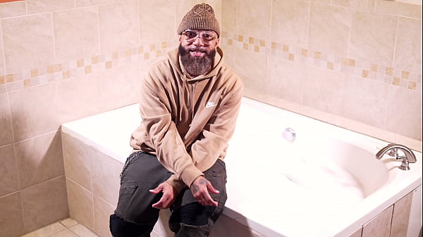 Bubble Tyme With A Bubble Butt (Short Mov)